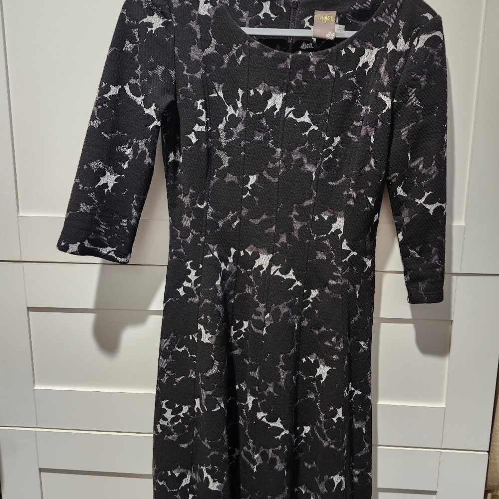 Taylor size 4 black and white floral print dress